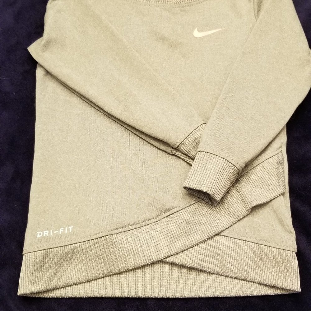 GIRL’S NIKE TOP – 12 MONTHS